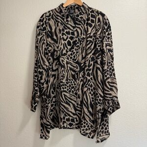 Jacque & KoKo Women’s Animal Print Women's Button Down Blouse - Size 22/24
